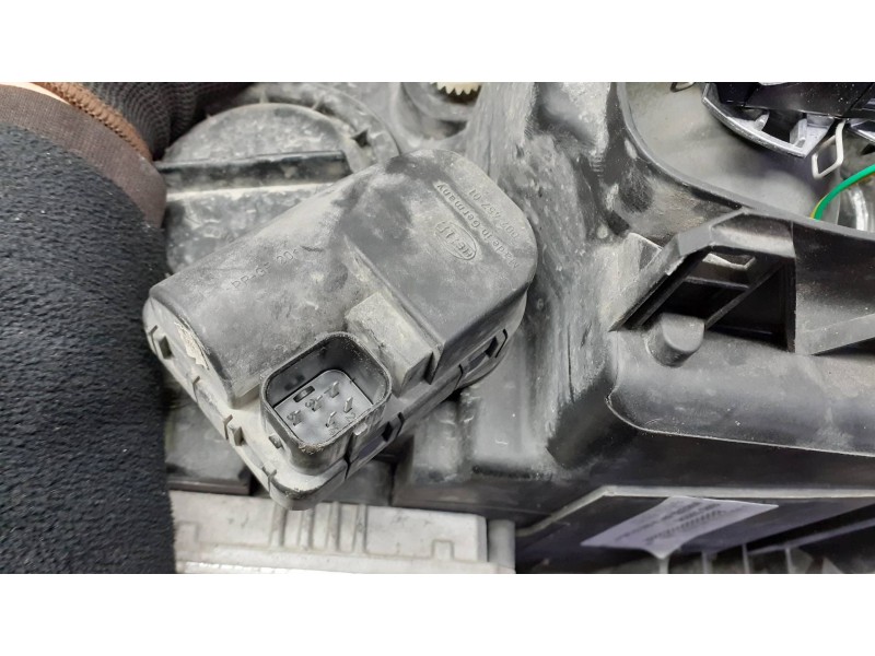 Recambio de faro derecho para mercedes-benz clase m (w163) referencia OEM IAM 22315600 5DV00829000 