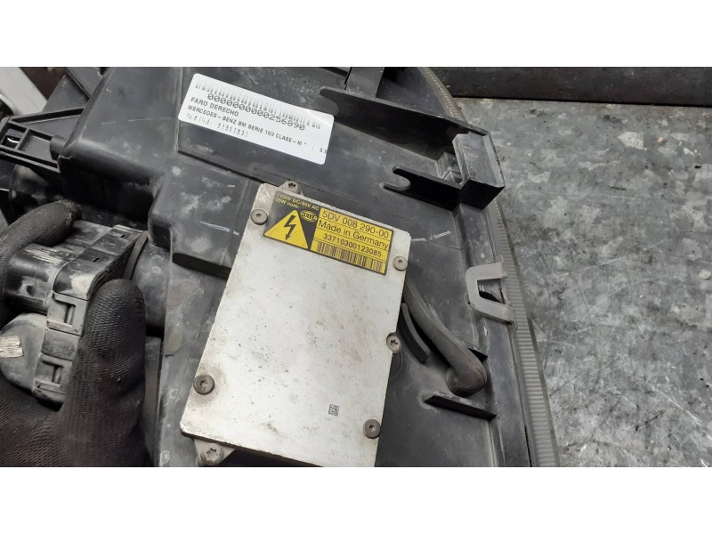 Recambio de faro derecho para mercedes-benz clase m (w163) referencia OEM IAM 22315600 5DV00829000 