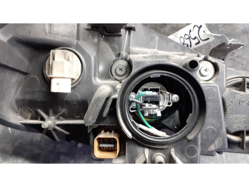 Recambio de faro izquierdo para chevrolet epica referencia OEM IAM 00019030 PY21W 