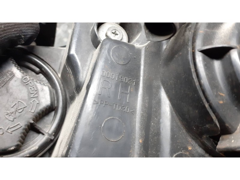 Recambio de faro derecho para chevrolet epica referencia OEM IAM 00019031  