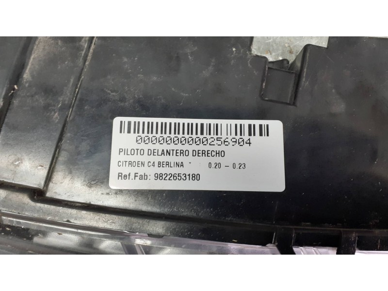 Recambio de piloto delantero derecho para citroen c4 berlina referencia OEM IAM 9822653180  