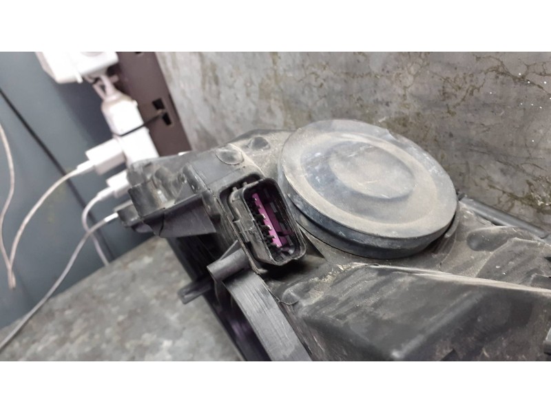 Recambio de faro derecho para renault megane iii coupe referencia OEM IAM 04983148  