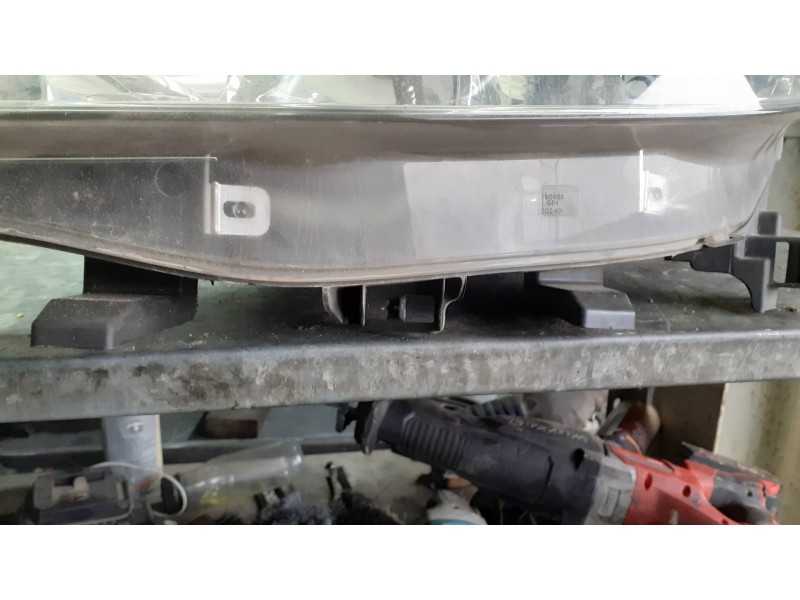 Recambio de faro izquierdo para peugeot 207 referencia OEM IAM 964998628011 89900872 