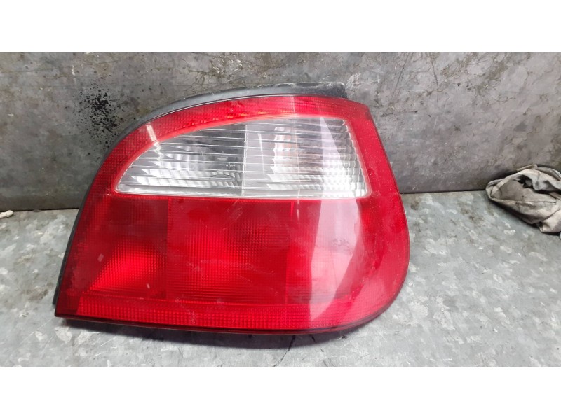 Recambio de piloto trasero derecho para renault megane i classic (la0) referencia OEM IAM 770042832  