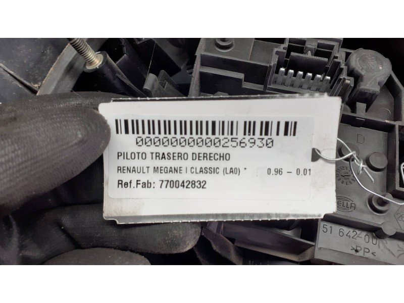 Recambio de piloto trasero derecho para renault megane i classic (la0) referencia OEM IAM 770042832  