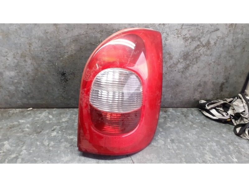 Recambio de piloto trasero izquierdo para citroen xsara picasso referencia OEM IAM 89300230  