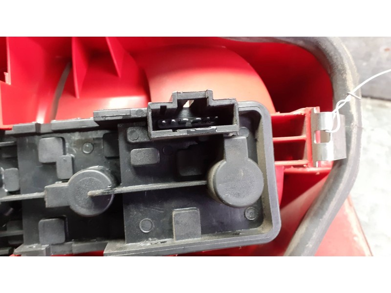 Recambio de piloto trasero izquierdo para citroen xsara picasso referencia OEM IAM 89300230  