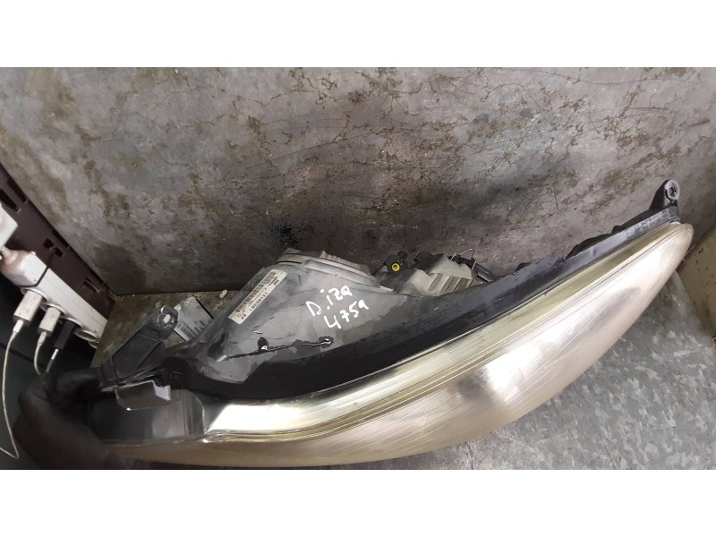 Recambio de faro izquierdo para opel corsa d referencia OEM IAM 13186381  