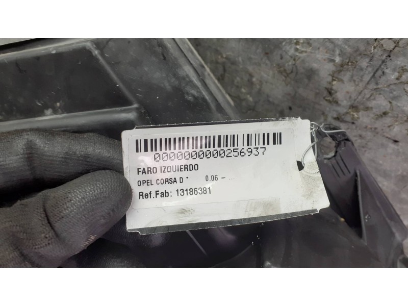 Recambio de faro izquierdo para opel corsa d referencia OEM IAM 13186381  