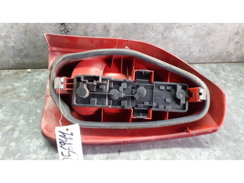 Recambio de piloto trasero derecho para citroen xsara picasso referencia OEM IAM 9631564080  