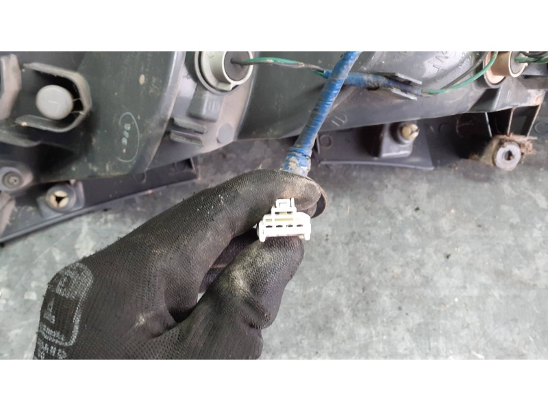 Recambio de piloto trasero derecho para nissan murano (z50) referencia OEM IAM 22063779  