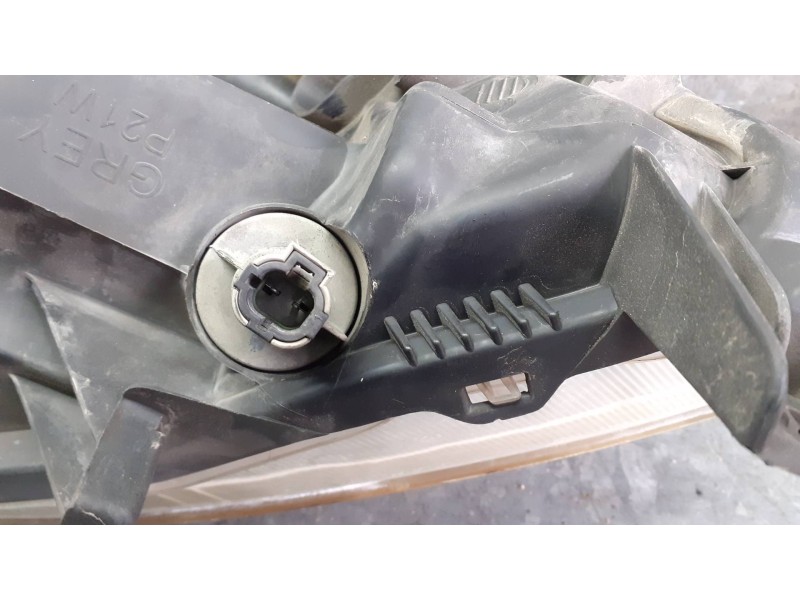 Recambio de faro derecho para nissan note (e11e) referencia OEM IAM 260109U100  