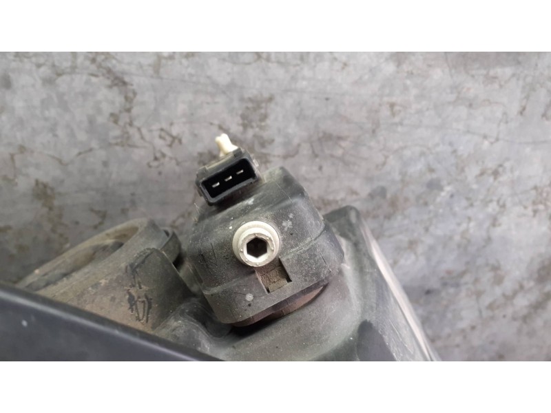 Recambio de faro derecho para nissan note (e11e) referencia OEM IAM 260109U100  