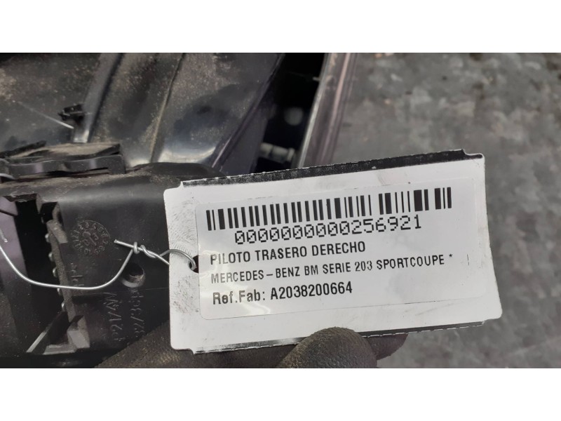 Recambio de piloto trasero derecho para mercedes-benz clase c (w203) sportcoupe referencia OEM IAM A2038200664  