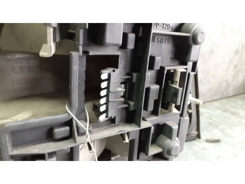 Recambio de piloto trasero derecho para opel vectra b berlina referencia OEM IAM 62145  