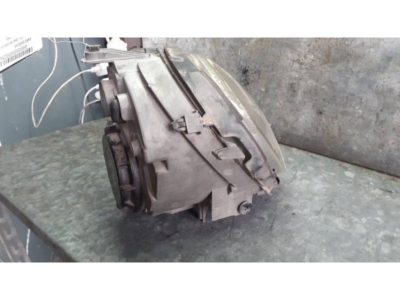 Recambio de faro derecho para mercedes-benz clase c (w203) sportcoupe referencia OEM IAM 15084600  