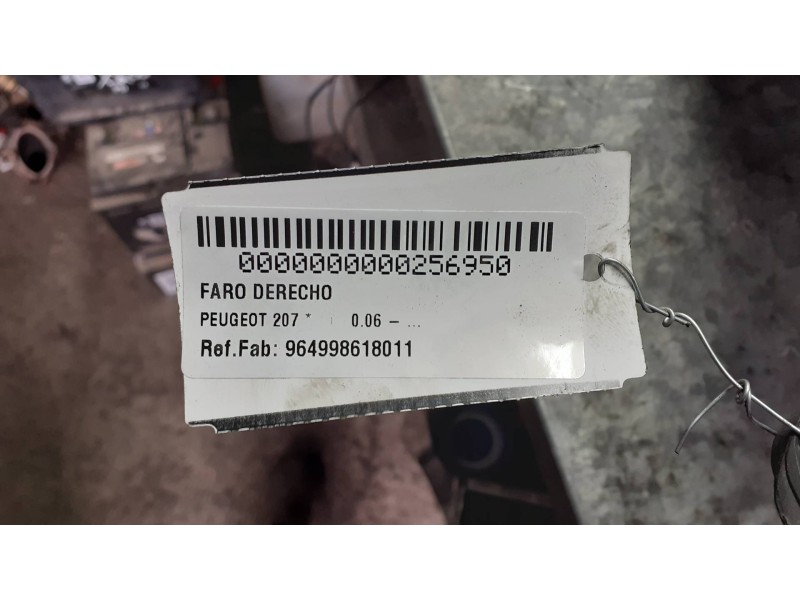 Recambio de faro derecho para peugeot 207 referencia OEM IAM 964998618011 89900871 