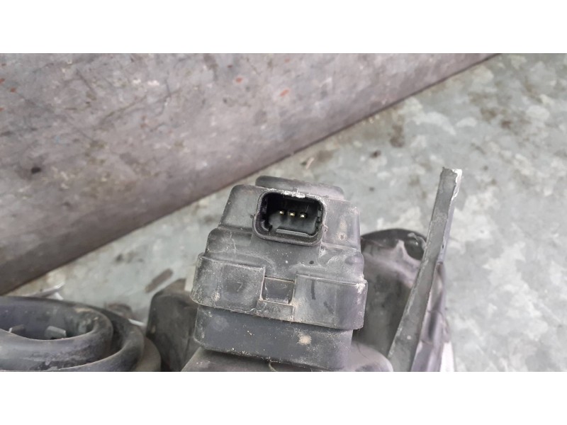 Recambio de faro derecho para peugeot 206 berlina referencia OEM IAM 9640559480 89005131 