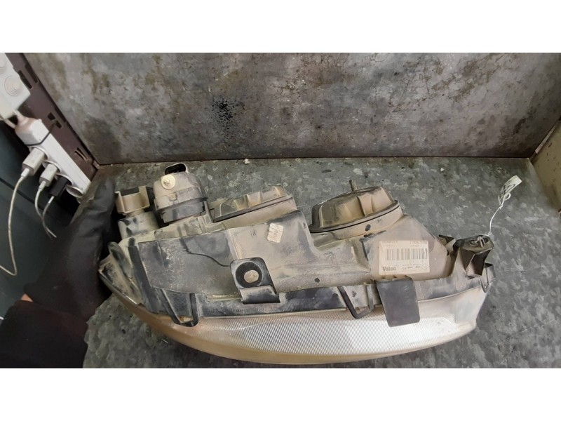 Recambio de faro derecho para renault megane i classic (la0) referencia OEM IAM 7700427870D  