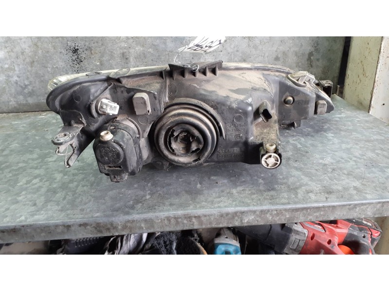 Recambio de faro izquierdo para peugeot 206 berlina referencia OEM IAM 9640559580  