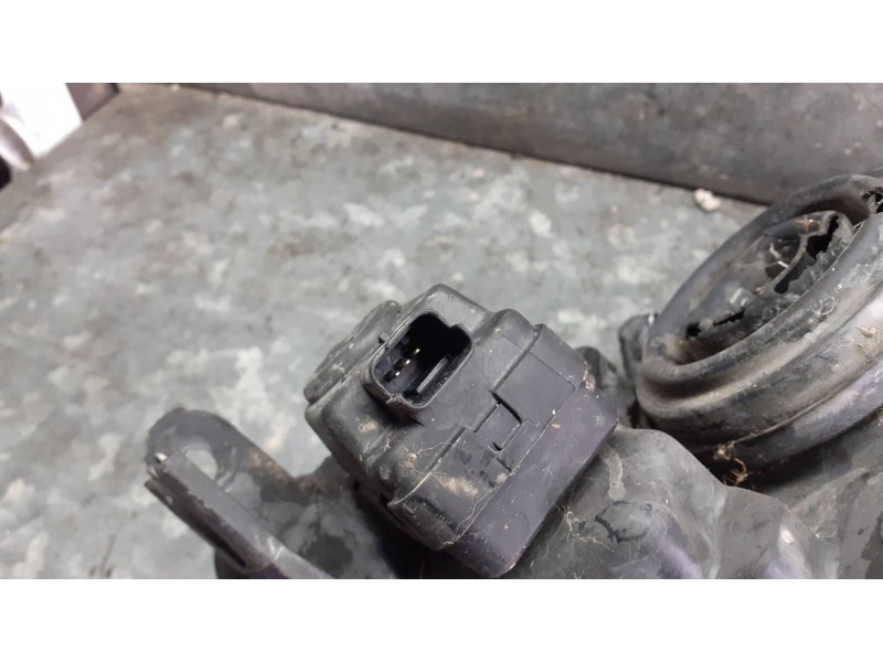 Recambio de faro izquierdo para peugeot 206 berlina referencia OEM IAM 9640559580  