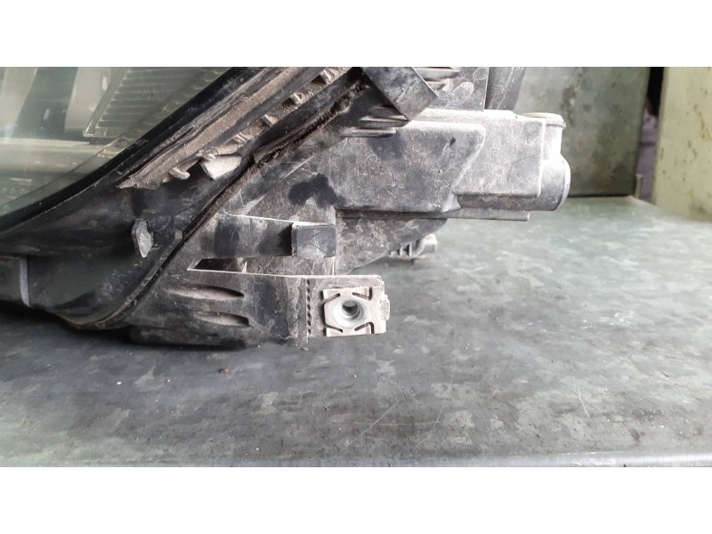 Recambio de faro izquierdo para volkswagen touran (5t1) referencia OEM IAM 5TB941005A  
