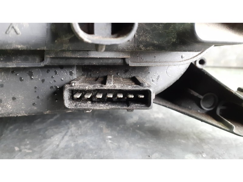 Recambio de faro derecho para fiat punto berlina (188) 1.2 8v referencia OEM IAM 89100448  