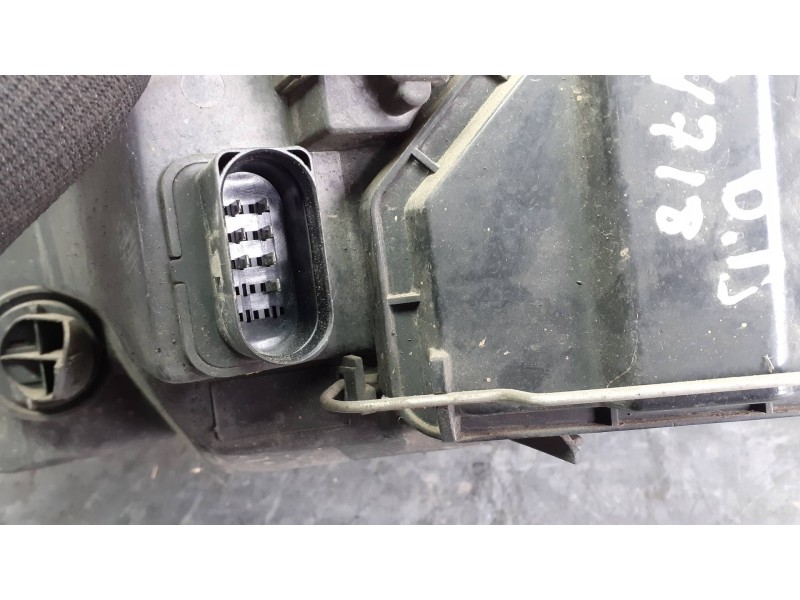 Recambio de faro derecho para ford focus berlina (cak) referencia OEM IAM 2M5113W029BE  