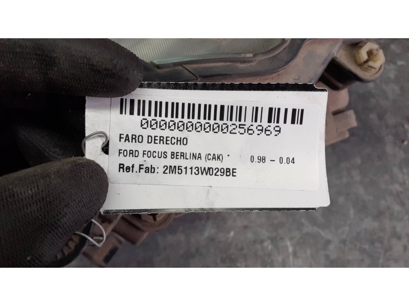Recambio de faro derecho para ford focus berlina (cak) referencia OEM IAM 2M5113W029BE  