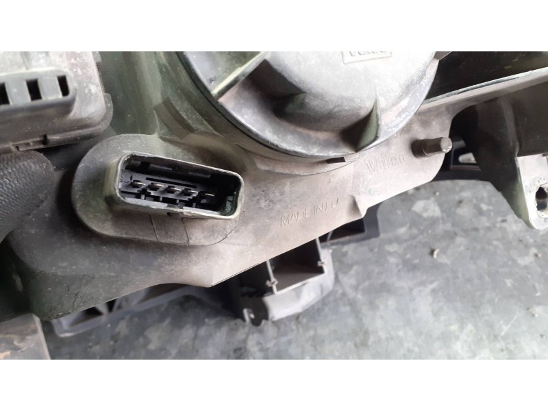 Recambio de faro derecho para renault megane ii berlina 5p referencia OEM IAM 8200073221J 89307000 