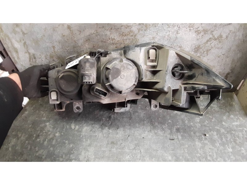 Recambio de faro derecho para renault megane ii berlina 5p referencia OEM IAM 8200073221J 89307000 