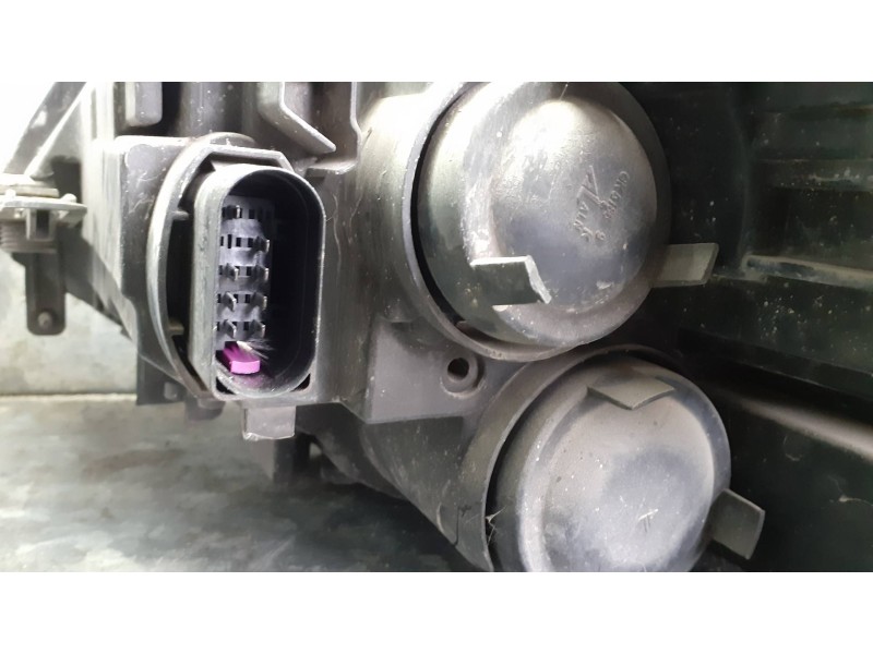 Recambio de faro derecho para volkswagen touran (5t1) referencia OEM IAM 5TB941006A  
