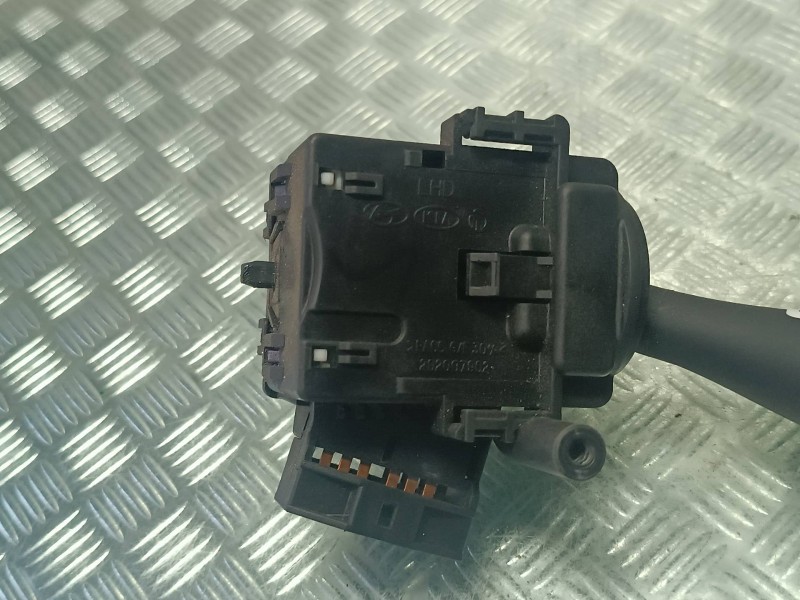 Recambio de mando limpia para hyundai i10 referencia OEM IAM 202007964  