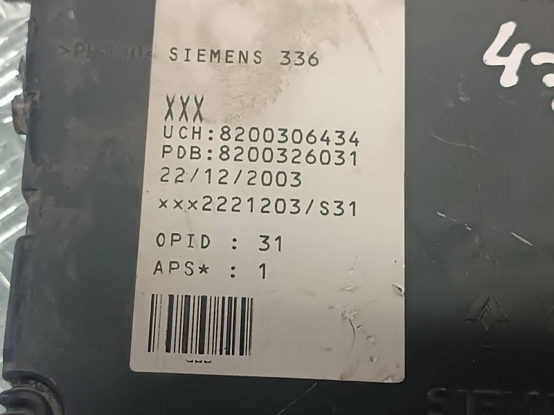 Recambio de caja reles / fusibles para renault megane ii berlina 5p referencia OEM IAM 8200306434 8200326031 SIEMENS