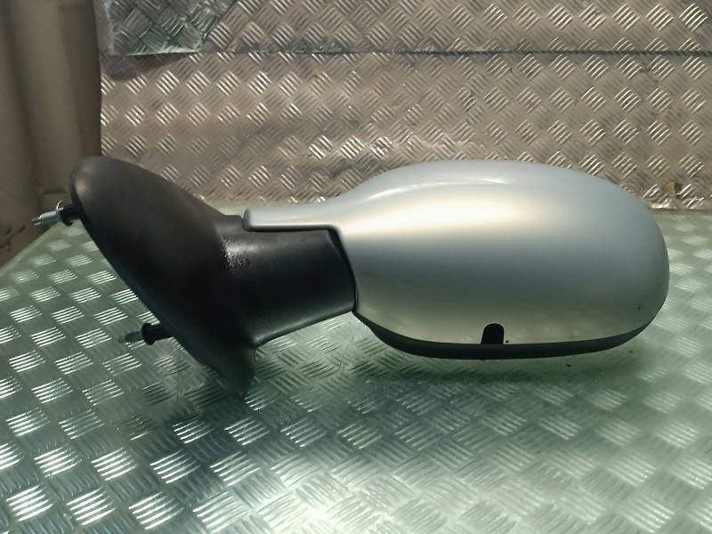 Recambio de retrovisor izquierdo para renault megane i classic (la0) referencia OEM IAM 16430  ELECTRICO