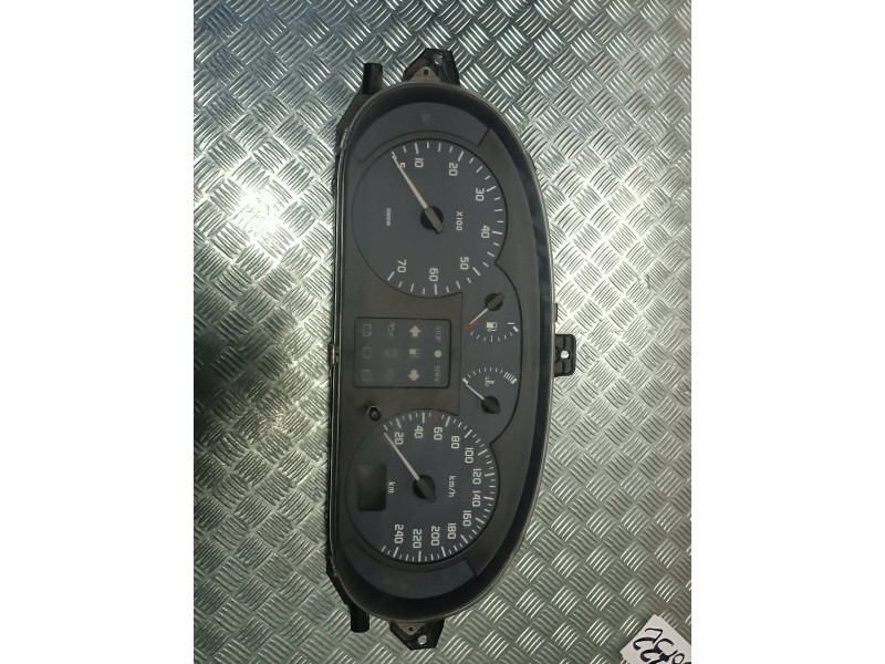 Recambio de cuadro instrumentos para renault megane i classic (la0) referencia OEM IAM P8200071820 216501761 SAGEM