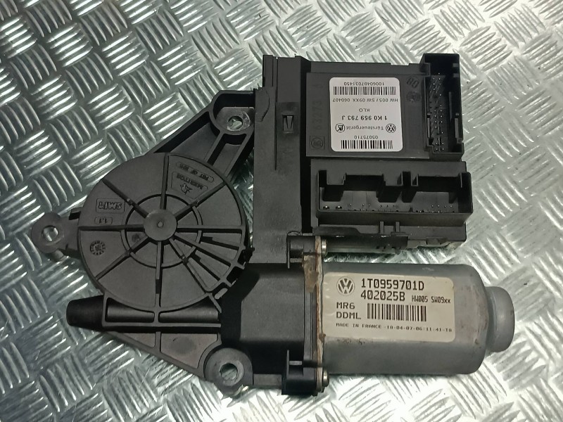 Recambio de motor elevalunas delantero izquierdo para skoda octavia berlina (1u2) referencia OEM IAM 1K0959793J 1T0959701D 40202