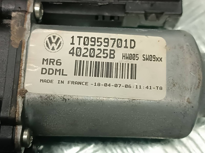 Recambio de motor elevalunas delantero izquierdo para skoda octavia berlina (1u2) referencia OEM IAM 1K0959793J 1T0959701D 40202