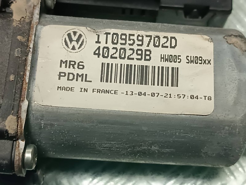 Recambio de motor elevalunas delantero derecho para skoda octavia berlina (1u2) referencia OEM IAM 1K0959792J 1T0959702D 402029B