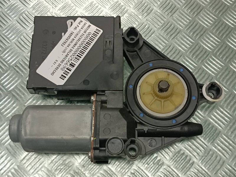 Recambio de motor elevalunas delantero derecho para skoda octavia berlina (1u2) referencia OEM IAM 1K0959792J 1T0959702D 402029B