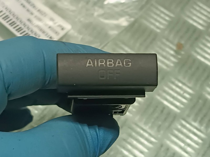 Recambio de interruptor para skoda octavia berlina (1u2) referencia OEM IAM 1Z0819235B CONECTOR 2 PINES AIRBAG