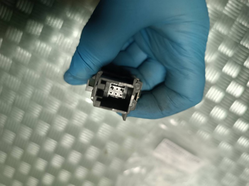 Recambio de interruptor para skoda octavia berlina (1u2) referencia OEM IAM 1Z0819235B CONECTOR 2 PINES AIRBAG