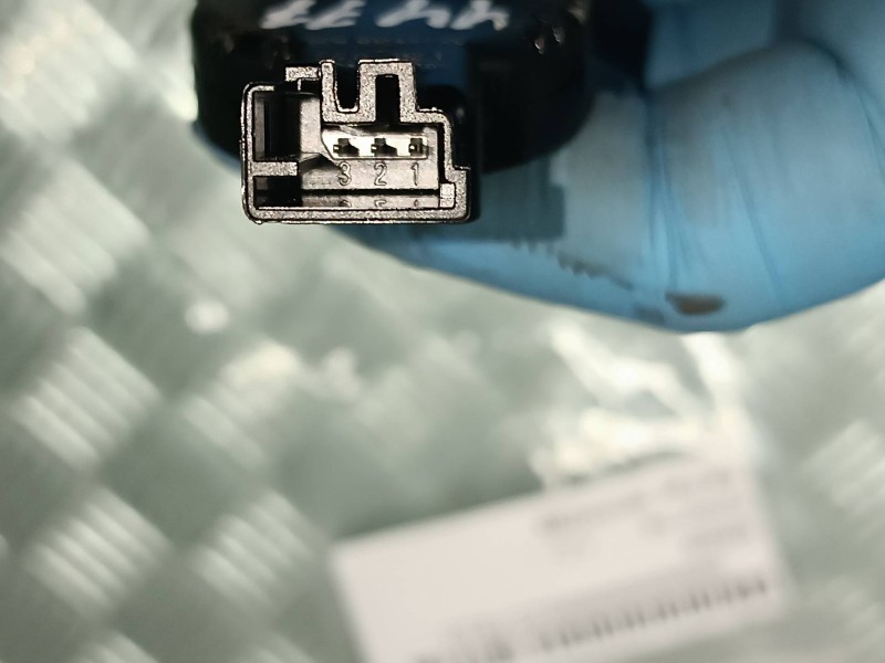 Recambio de sensor para peugeot 308 referencia OEM IAM 9813167380  CONECVTOR 3 PINES