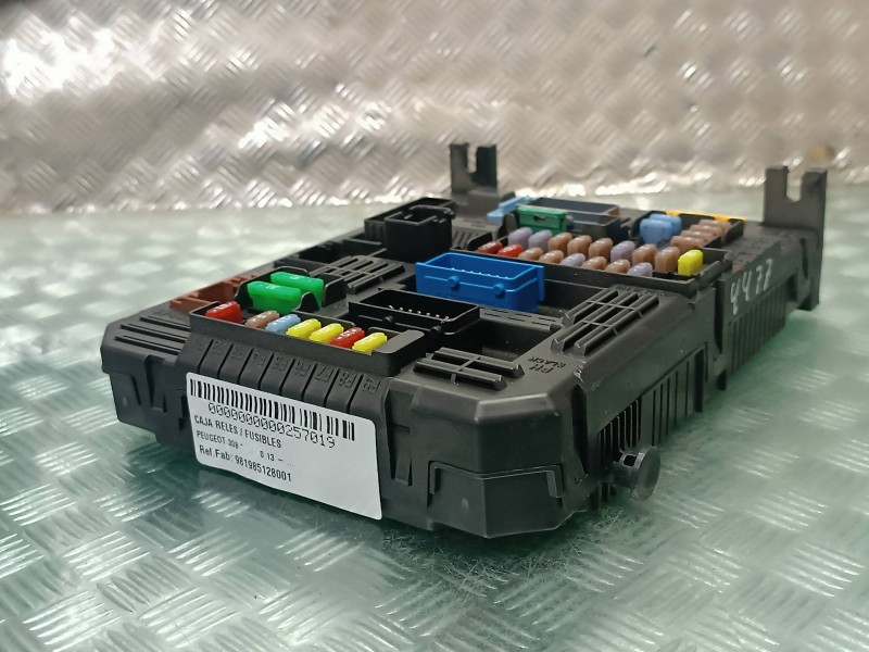 Recambio de caja reles / fusibles para peugeot 308 referencia OEM IAM 981985128001 BSI EL3 CEM00 DELPHI
