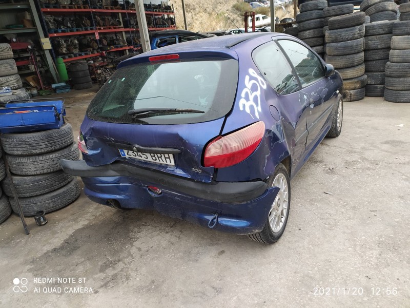 peugeot 206 berlina del año 2001