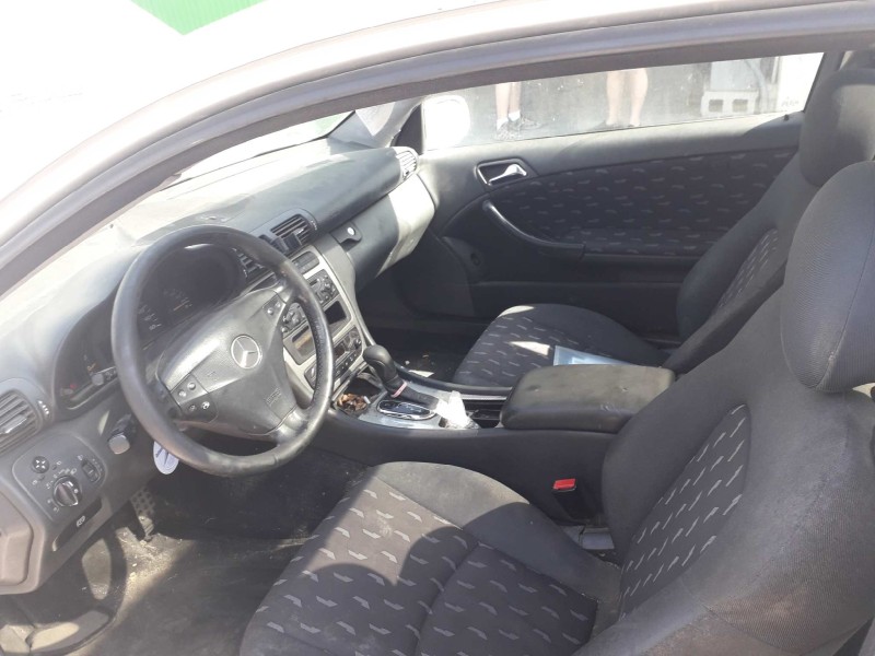 mercedes-benz clase c (w203) sportcoupe del año 2001