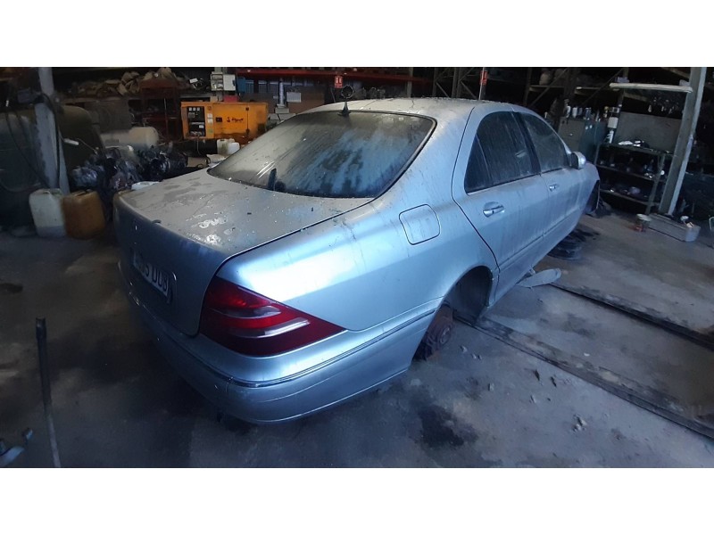 mercedes-benz clase s (w220) berlina del año 2004