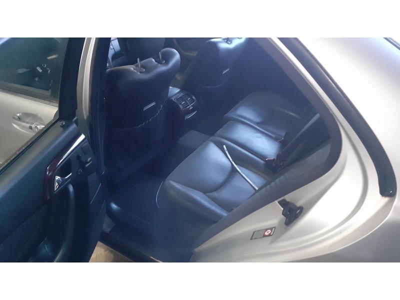 mercedes-benz clase s (w220) berlina del año 2004