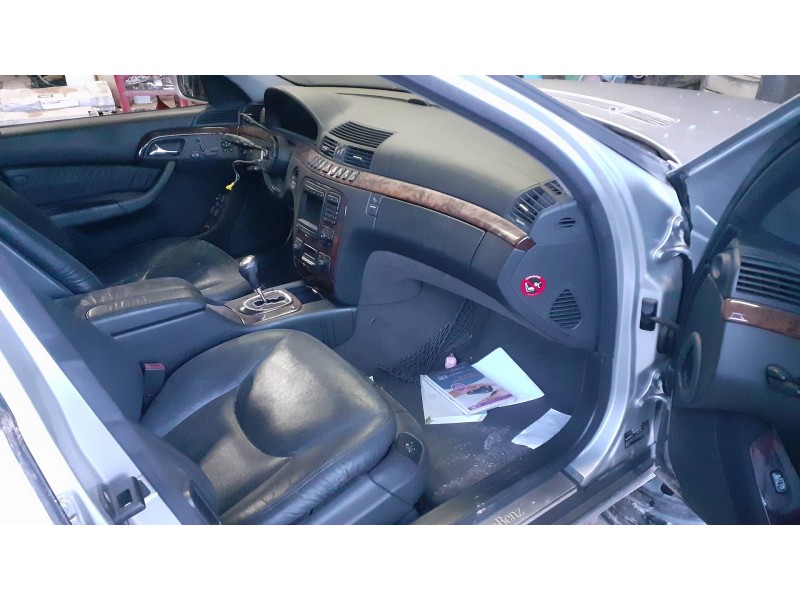 mercedes-benz clase s (w220) berlina del año 2004