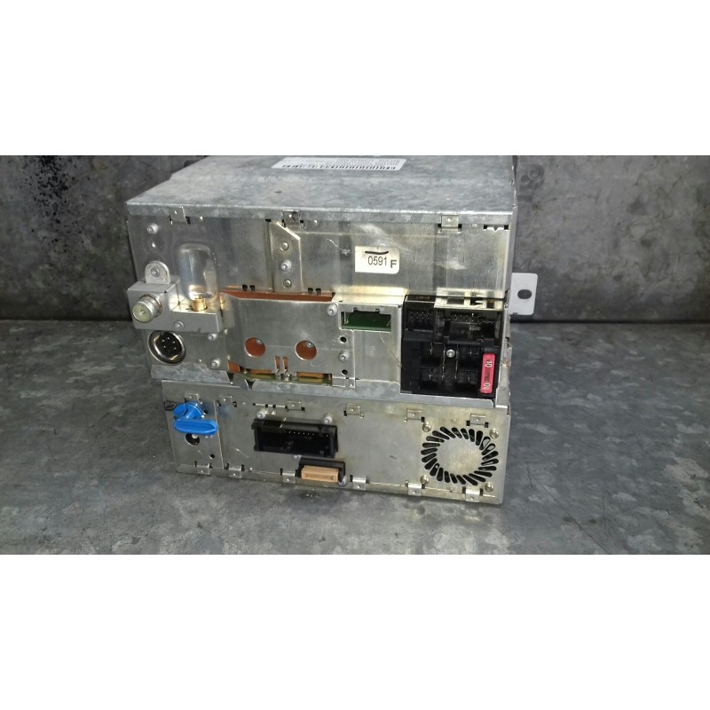 Recambio de sistema audio / radio cd para mercedes-benz clase s (w220) berlina referencia OEM IAM A2208203489 8638203723 BOSCH